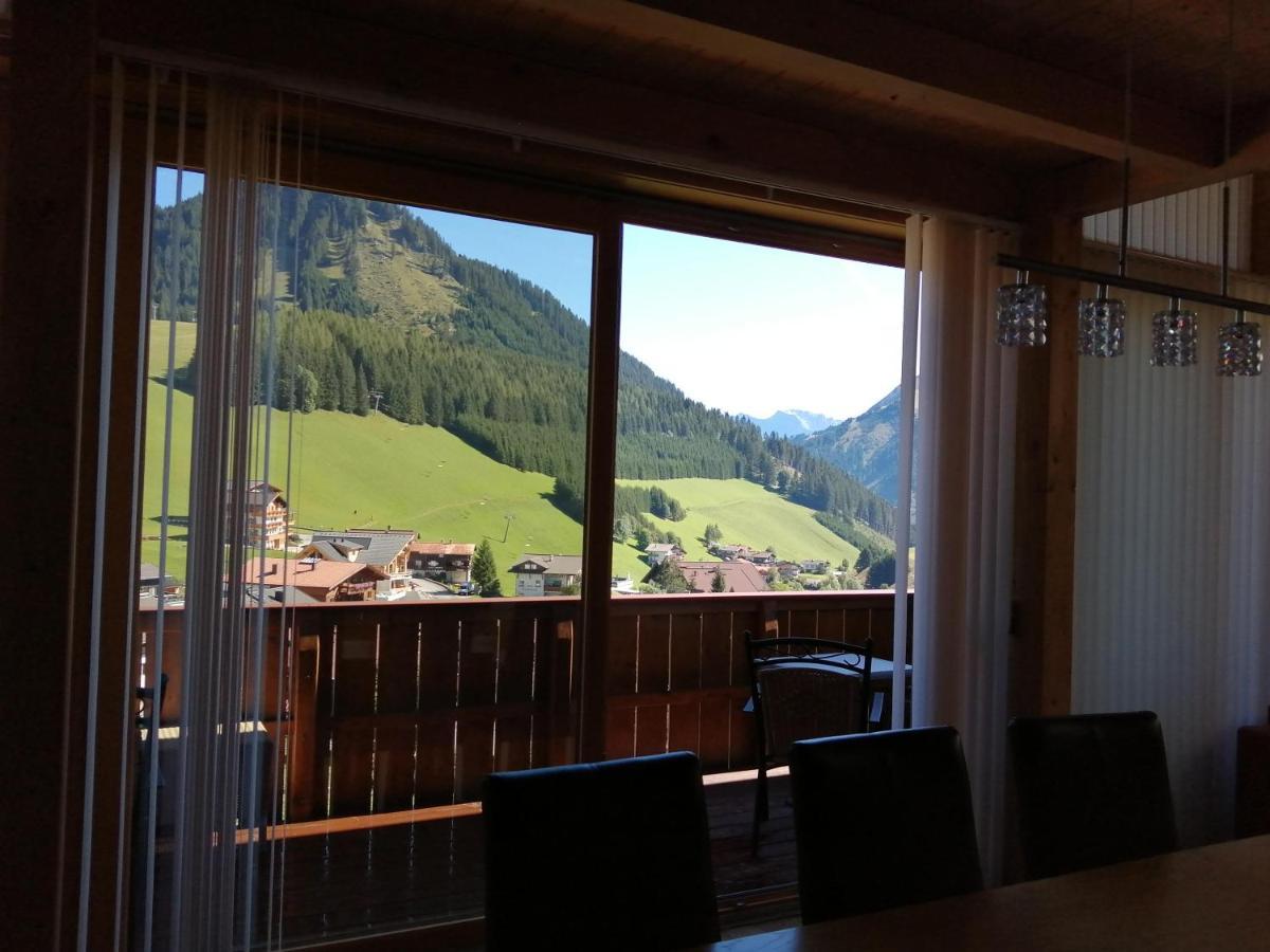 Chalet Zur Rose Lägenhet Berwang Exteriör bild