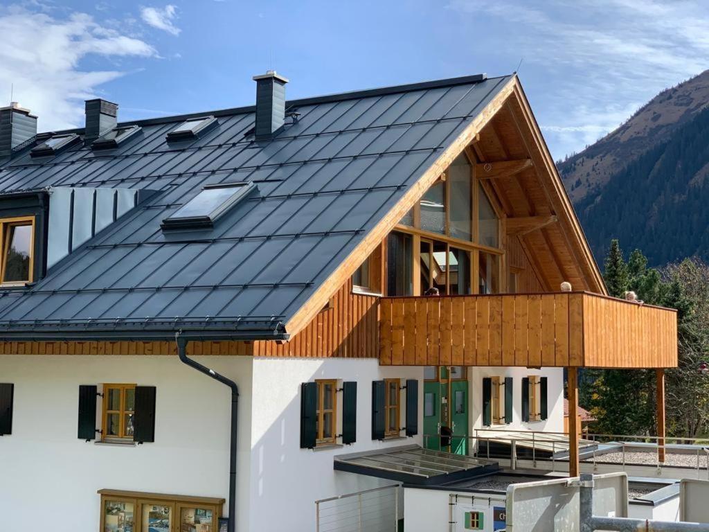 Chalet Zur Rose Lägenhet Berwang Exteriör bild